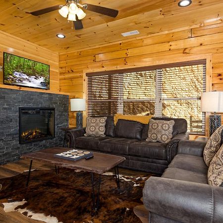 5Bd5B Escape Cabin With 2 Hottubs, Thtr &Game Rm,1Mi To The Parkway! 4Mi To Dollywood - Spring Deal Pigeon Forge Zewnętrze zdjęcie