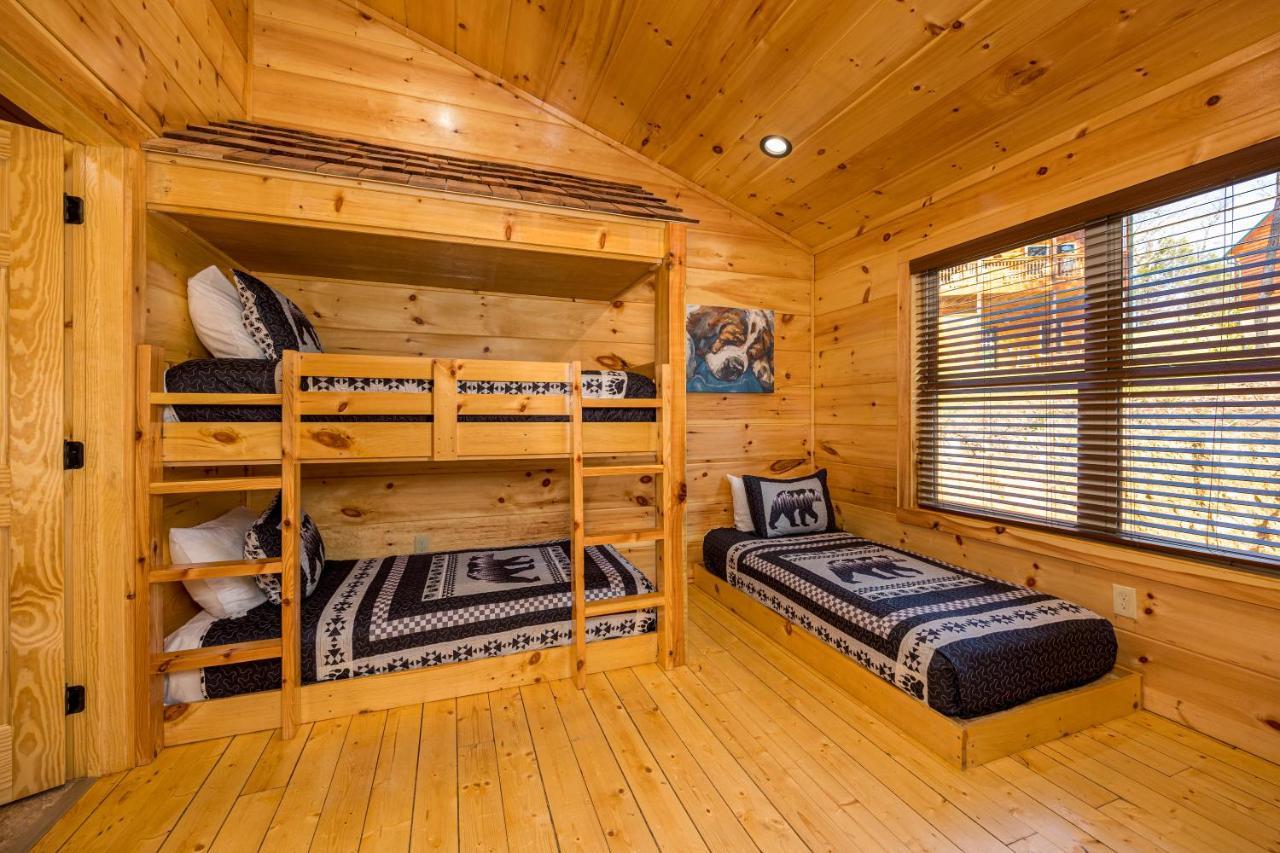 5Bd5B Escape Cabin With 2 Hottubs, Thtr &Game Rm,1Mi To The Parkway! 4Mi To Dollywood - Spring Deal Pigeon Forge Zewnętrze zdjęcie