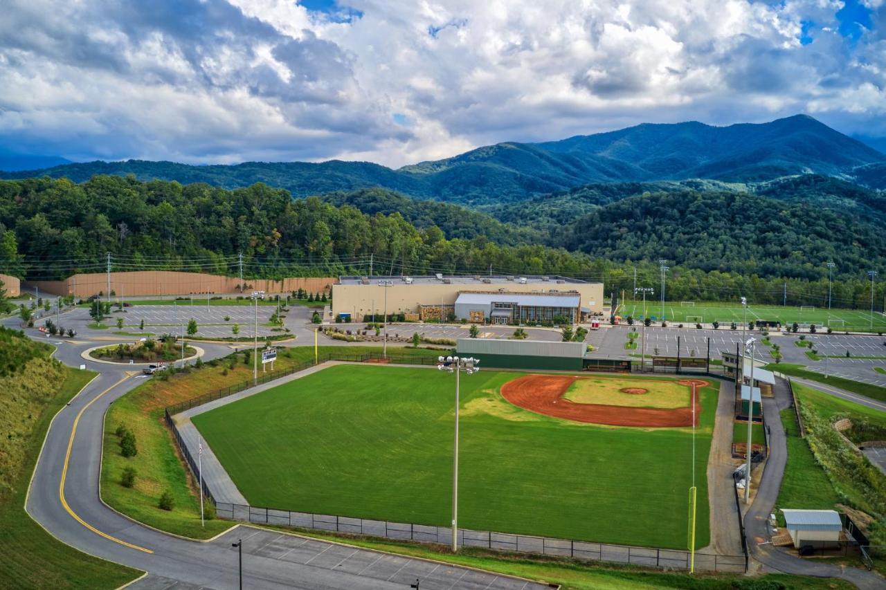 5Bd5B Escape Cabin With 2 Hottubs, Thtr &Game Rm,1Mi To The Parkway! 4Mi To Dollywood - Spring Deal Pigeon Forge Zewnętrze zdjęcie