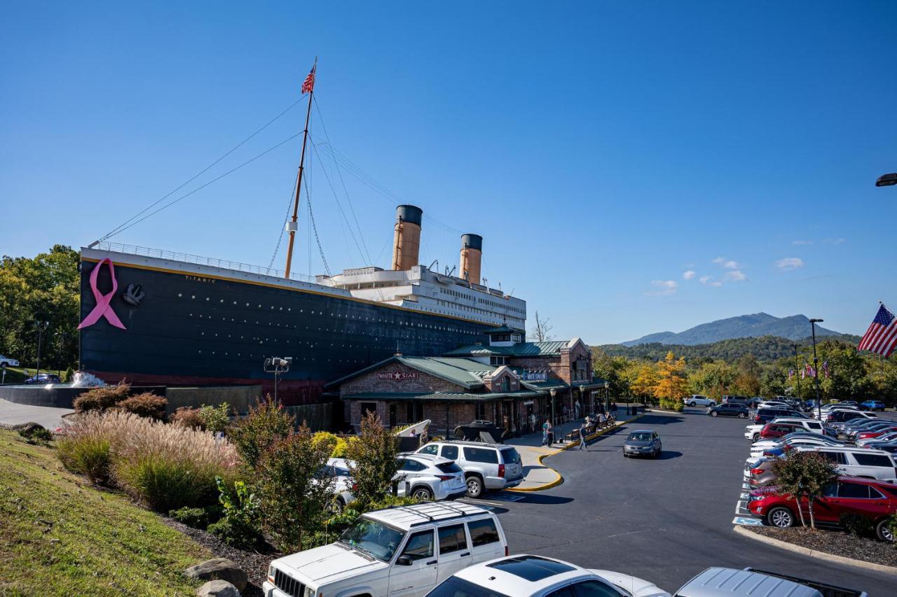 5Bd5B Escape Cabin With 2 Hottubs, Thtr &Game Rm,1Mi To The Parkway! 4Mi To Dollywood - Spring Deal Pigeon Forge Zewnętrze zdjęcie