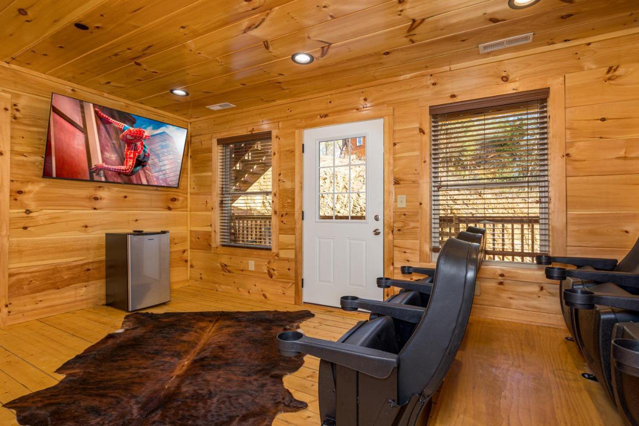 5Bd5B Escape Cabin With 2 Hottubs, Thtr &Game Rm,1Mi To The Parkway! 4Mi To Dollywood - Spring Deal Pigeon Forge Zewnętrze zdjęcie