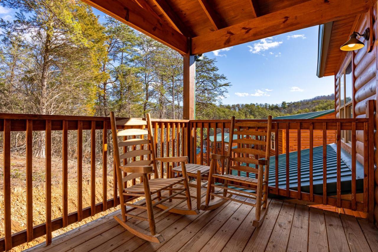 5Bd5B Escape Cabin With 2 Hottubs, Thtr &Game Rm,1Mi To The Parkway! 4Mi To Dollywood - Spring Deal Pigeon Forge Zewnętrze zdjęcie