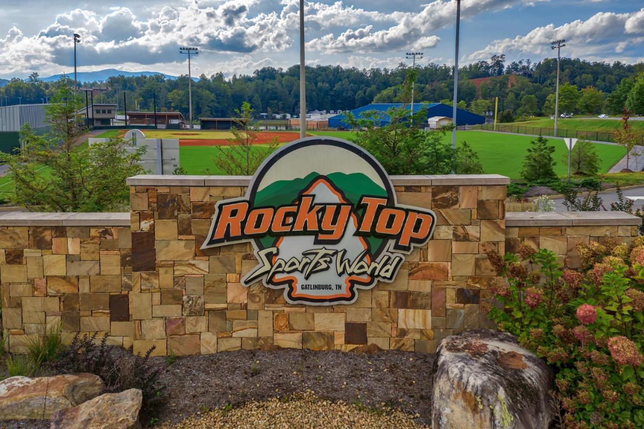 5Bd5B Escape Cabin With 2 Hottubs, Thtr &Game Rm,1Mi To The Parkway! 4Mi To Dollywood - Spring Deal Pigeon Forge Zewnętrze zdjęcie